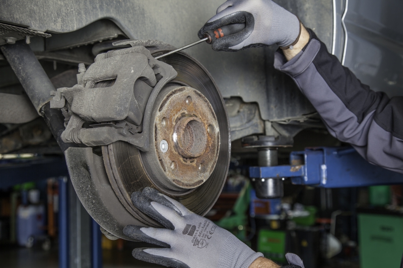 garagiste-BEAULIEU SUR MER-min_brake-disc-1749633